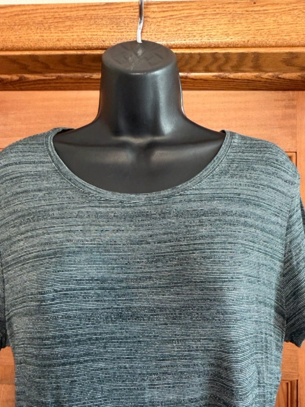 Apt. 9 Women’s Size M Tee Charcoal Gray Soft Stretch Top
